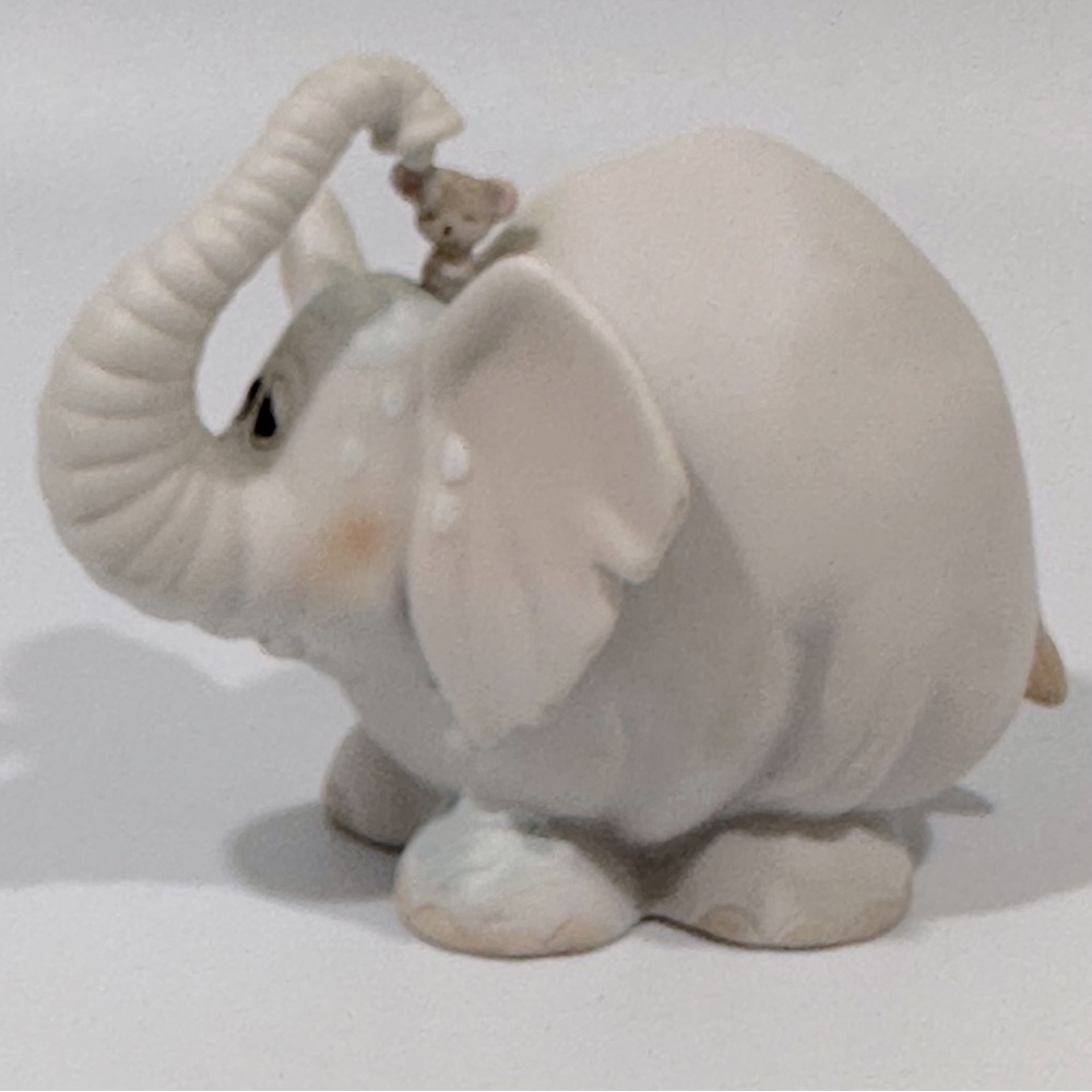 Precious Moments Showers Of Blessings Elephant & Mouse Figurine 1980s 80s